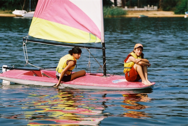 Learn to sail on a lake 